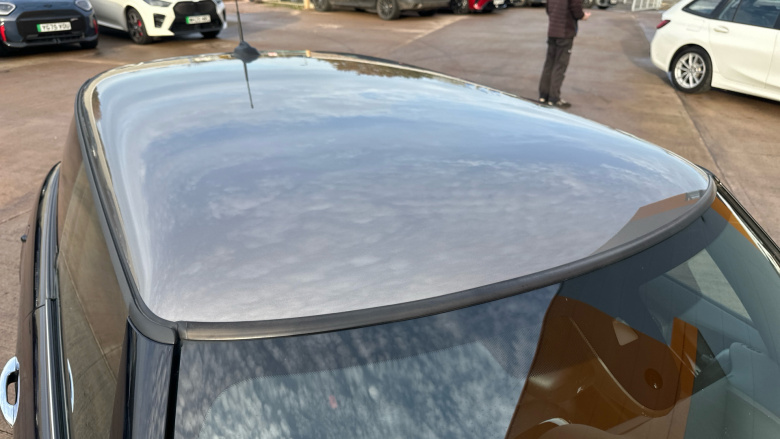 MINI Hatchback 1.5 Cooper Exclusive Premium 3dr Auto Petrol Hatchback